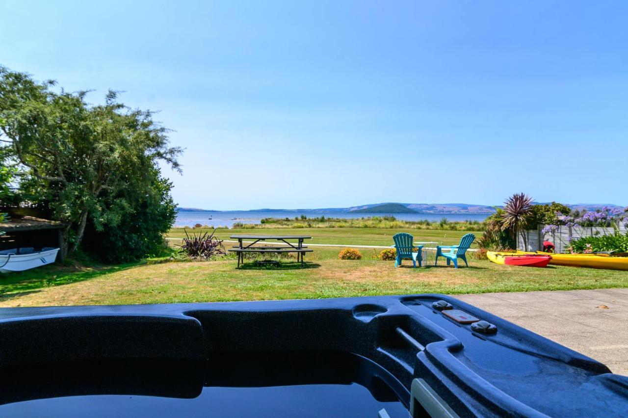Ngongotaha Lakeside Lodge Bagian luar foto